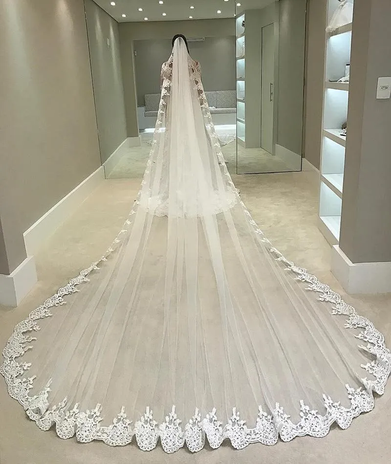 4M Full Edge Lace Bridal Veil