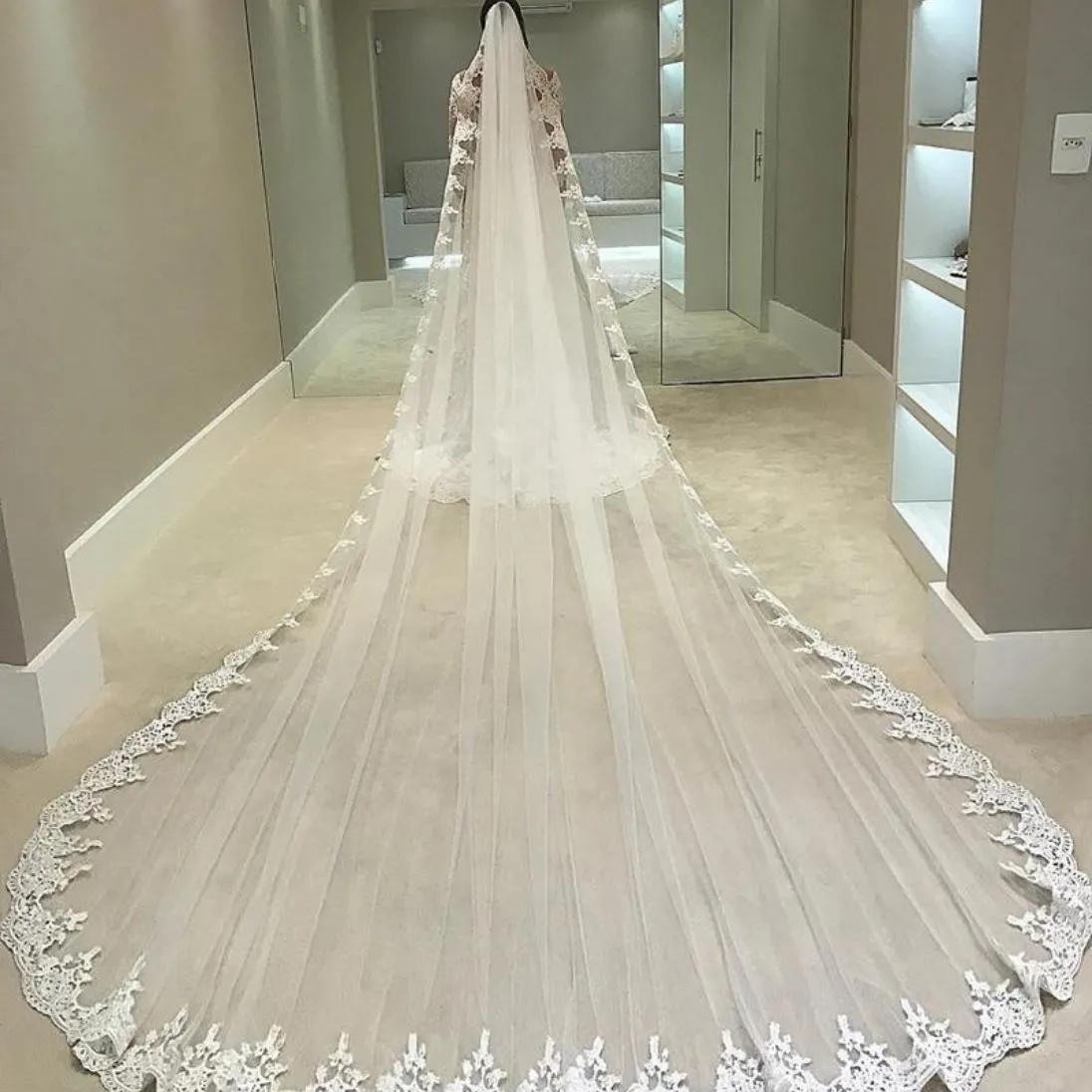 4M Full Edge Lace Bridal Veil