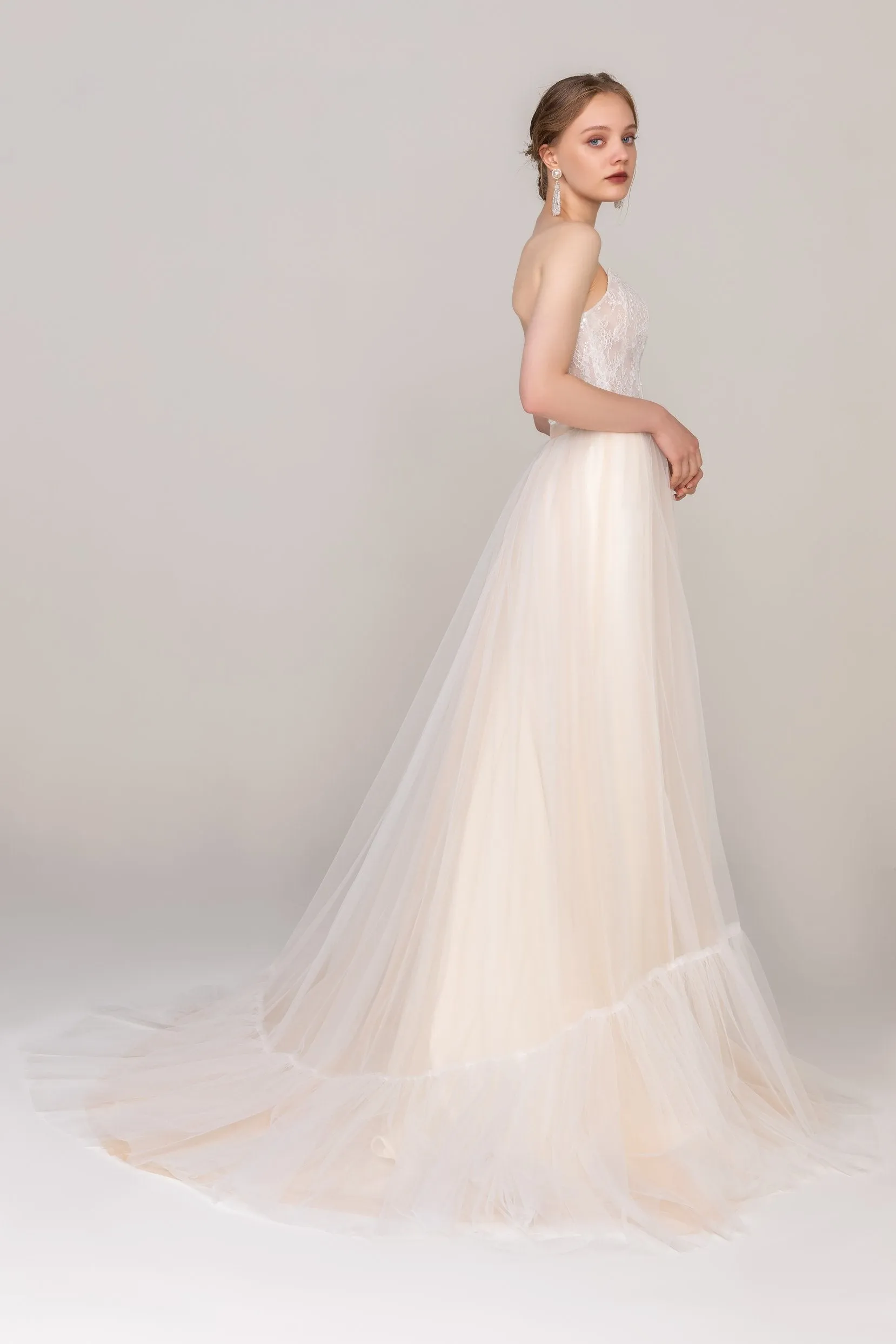 A-Line Court Train Tulle Lace Elastic Wedding Dress CW2466