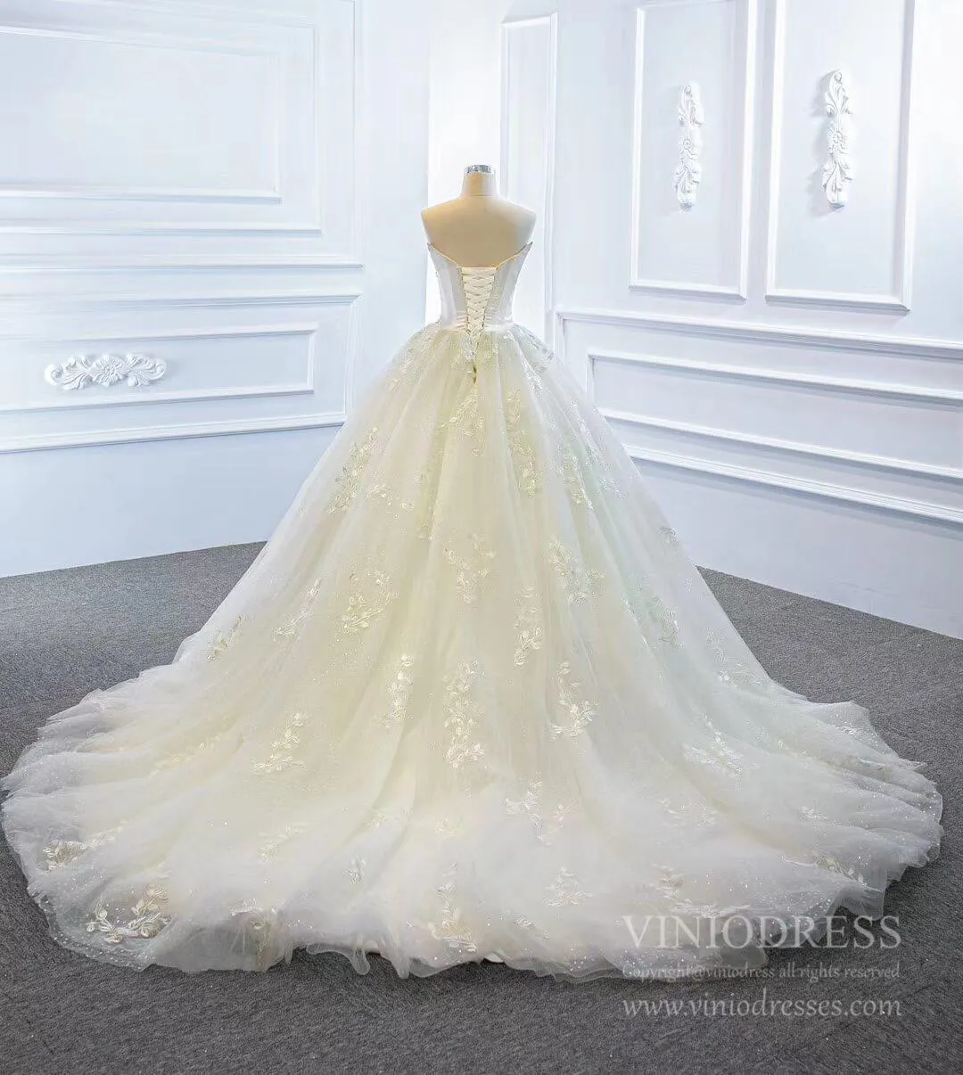 Ball Gown Strapless Wedding Dresses Gold Beaded Classy Wedding Gown VW1424