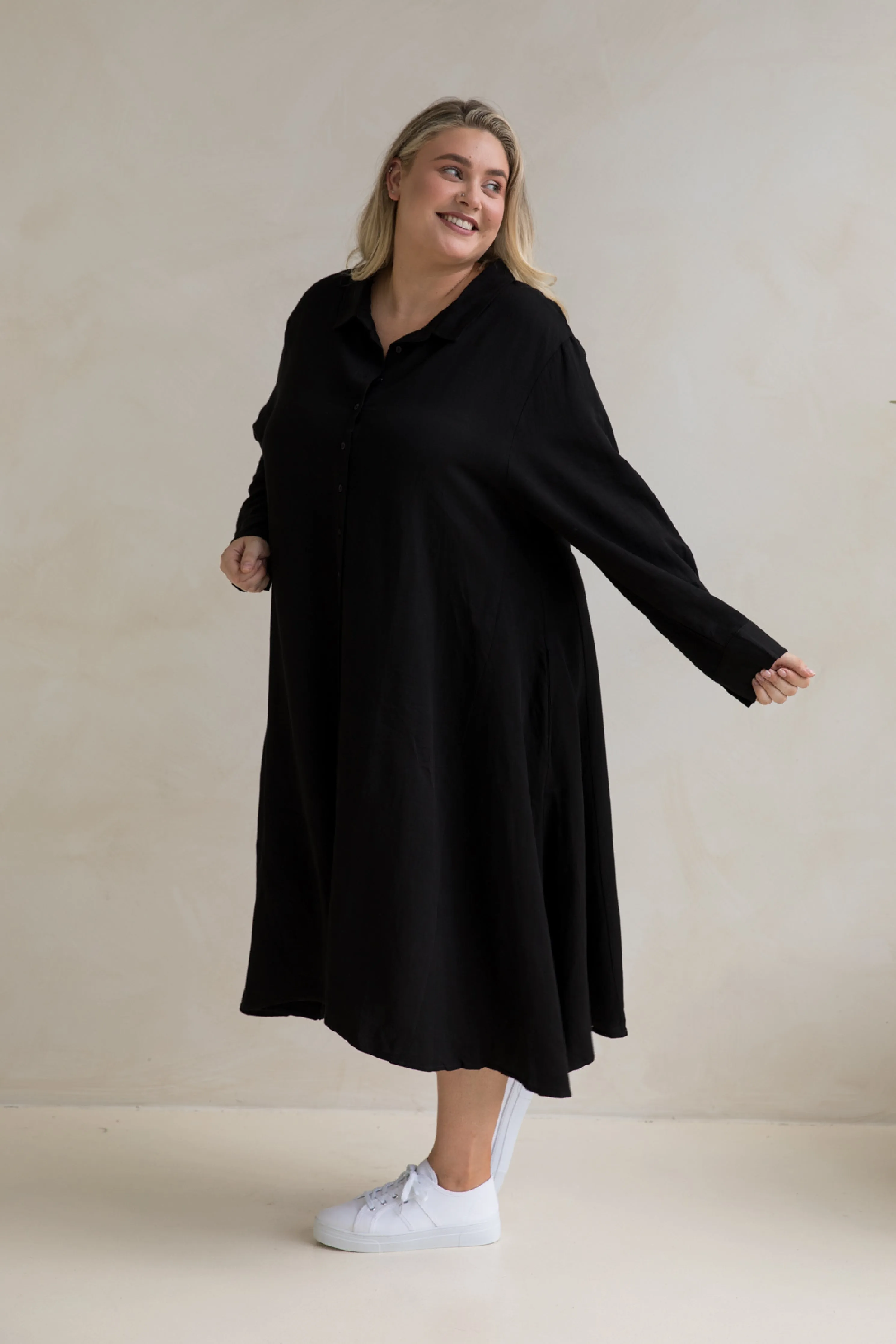 Cadillia Dress in Black