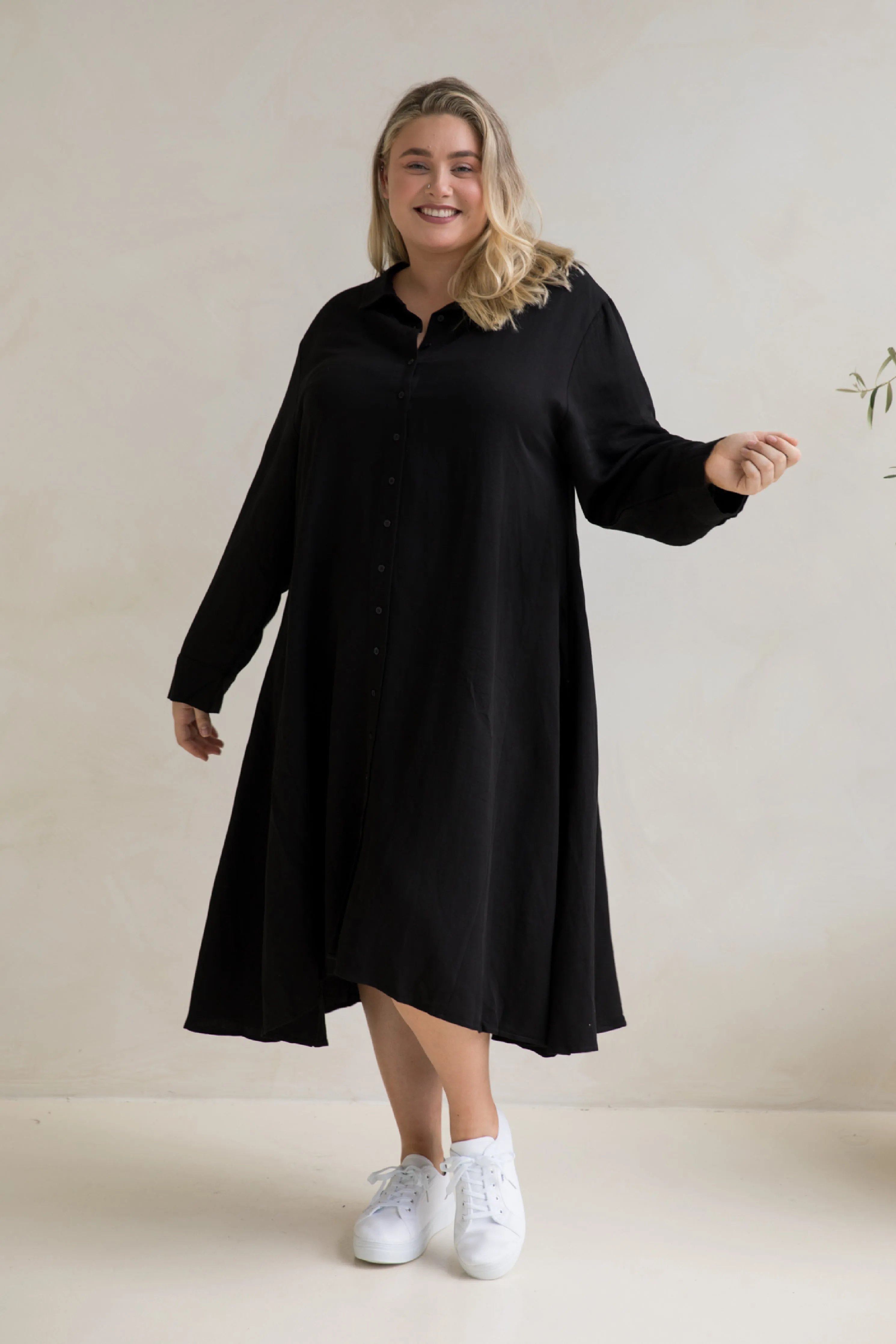 Cadillia Dress in Black