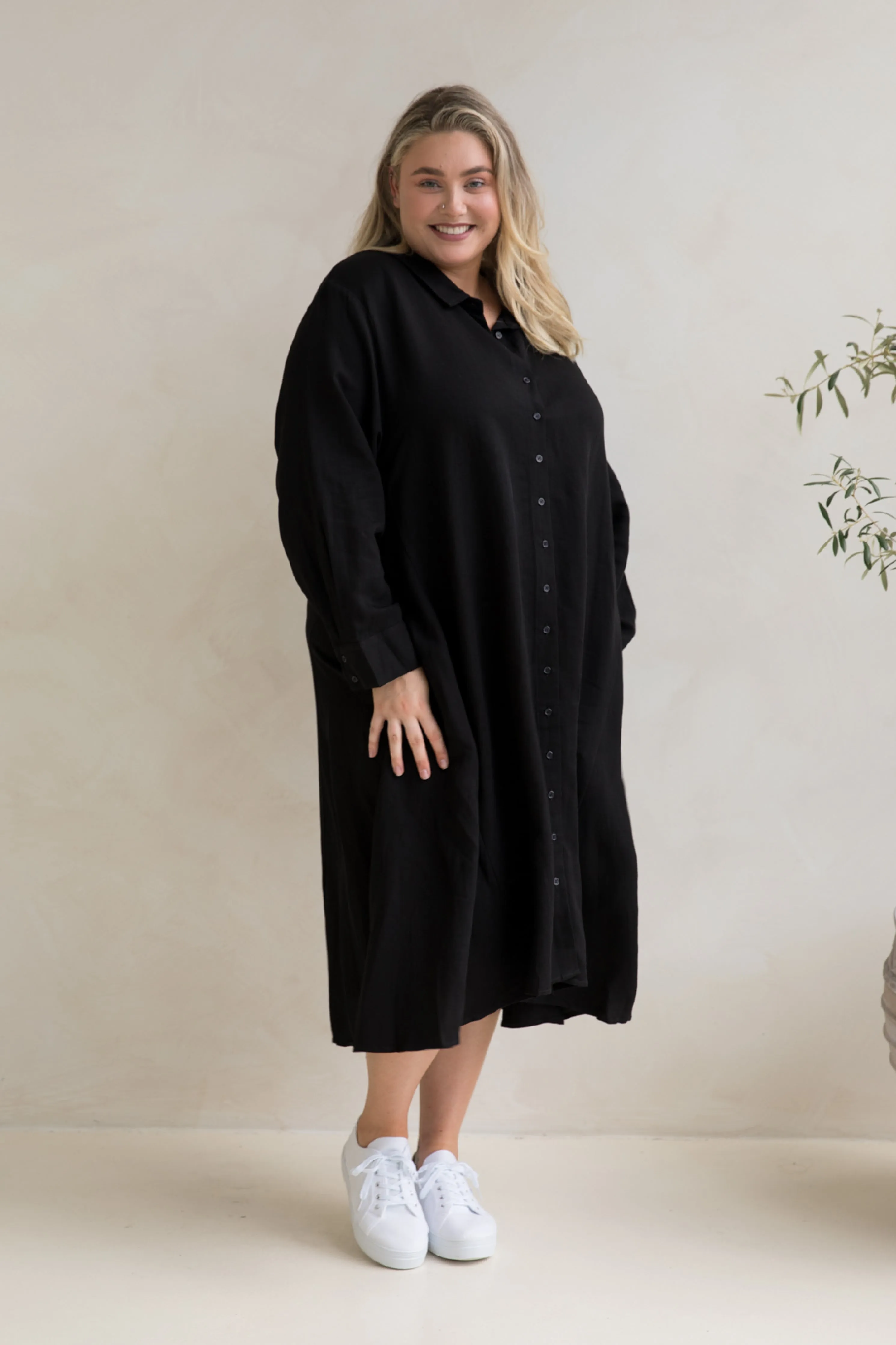 Cadillia Dress in Black