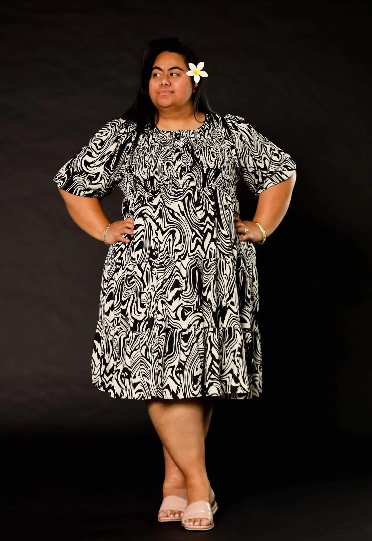 Saskia dress - Black & white 70's print